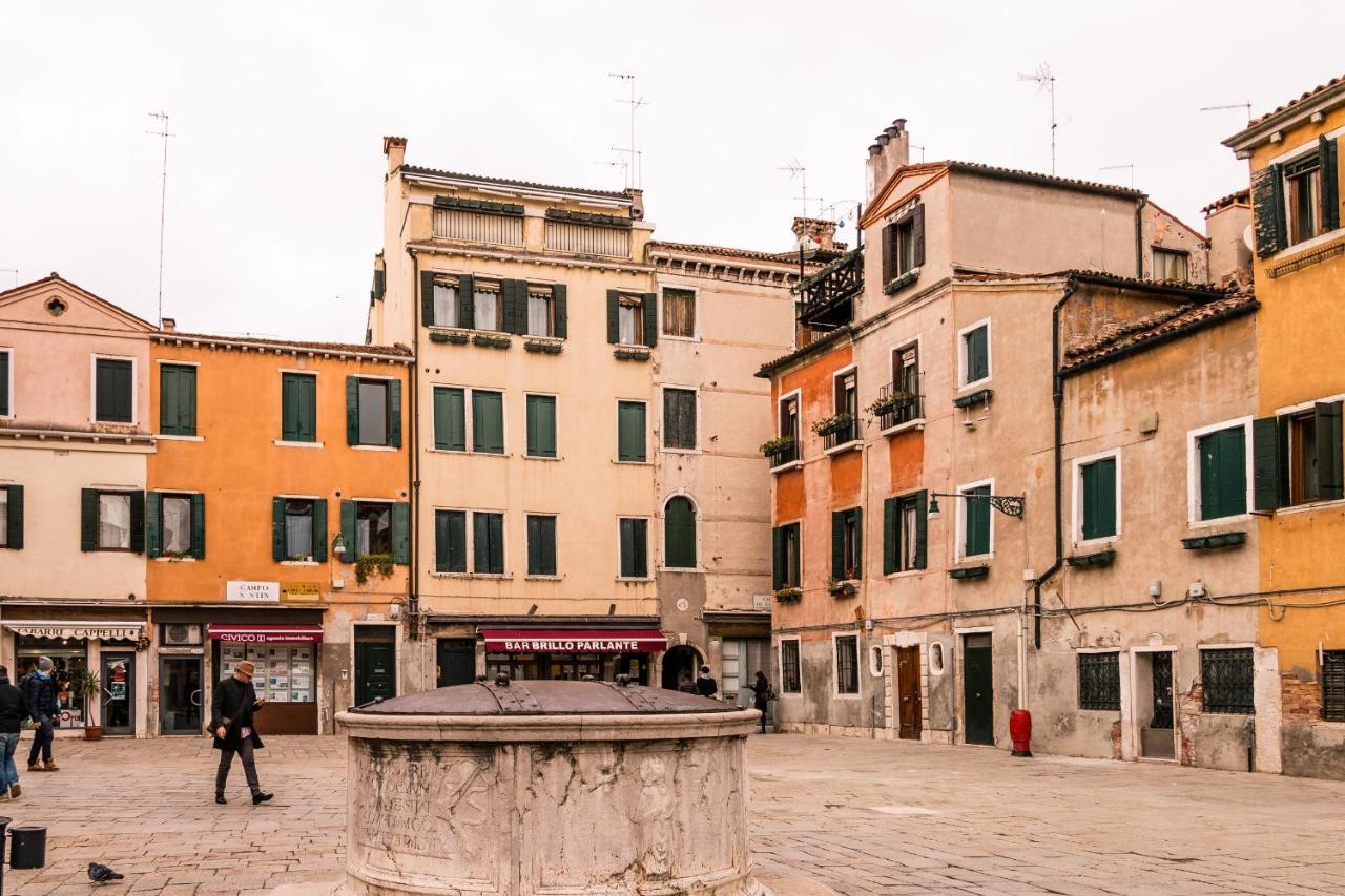 Gold And Red - The Venetian Style With Terrace Apartamento Exterior foto