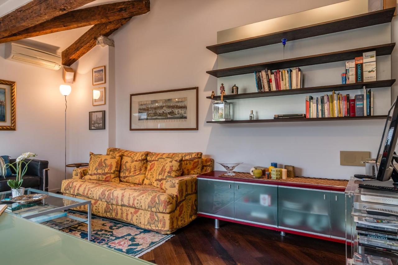 Gold And Red - The Venetian Style With Terrace Apartamento Exterior foto